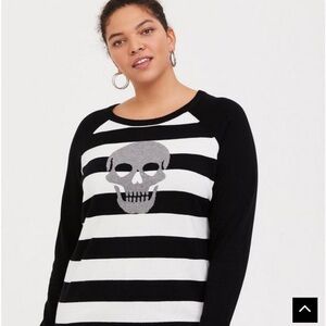 Torrid NWT sz 2x Black & White Stripe Skull Print Pullover Sweater!!!